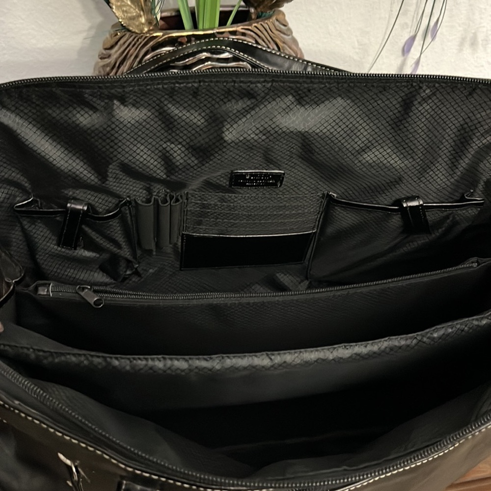 Buxton Leather Business Euro Travel Black Shoulder/Tote Laptop & Accessory Bag View 6